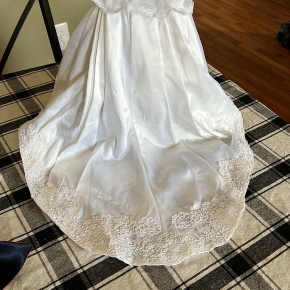 Danbury Mint Kate Middleton Porcelain Royal Bride Doll Commemorative Edition - Picture 10 of 16